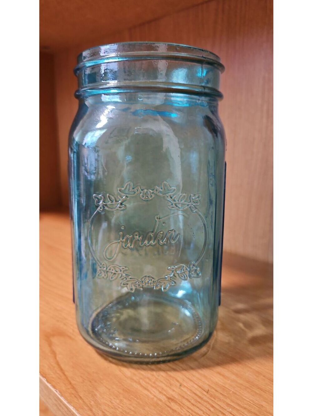 Vintage jardin blue jar